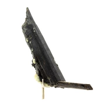 Ferro-actinolite. 264.0 ct.