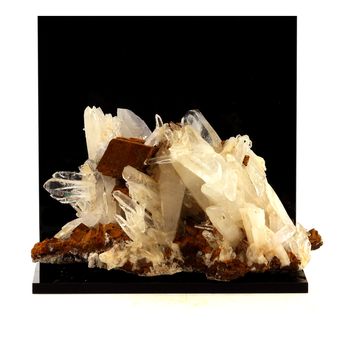 Quartz + Siderite. 977.0 ct.