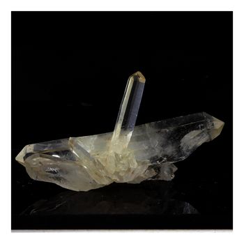 Quartz. 54.0 ct.