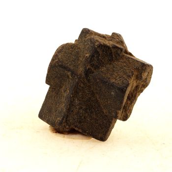 Staurolite. 47.0 ct.