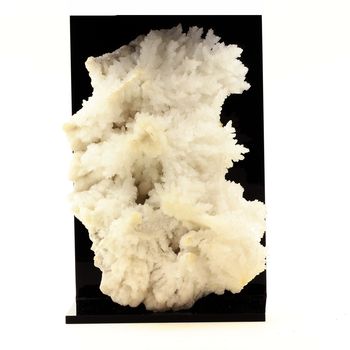 Aragonite. 1356.0 ct.