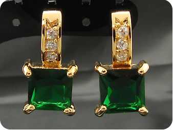 2 x 8mm Green Emeralds Princess Gold Earrings