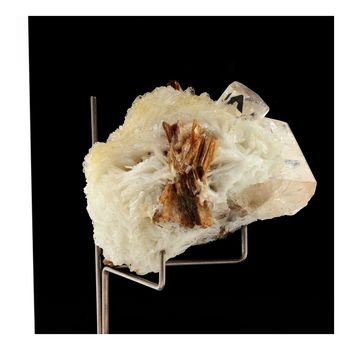 Topaz + Cleavelandite. 810.5 ct.