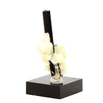 Tourmaline Schorl. 56.0 ct.