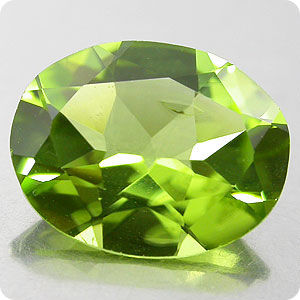 1.67 cts PERIDOT . SI1