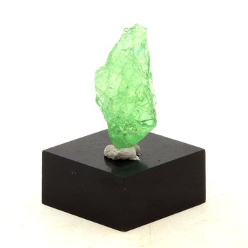 Tsavorite Garnet. 8.0 ct.