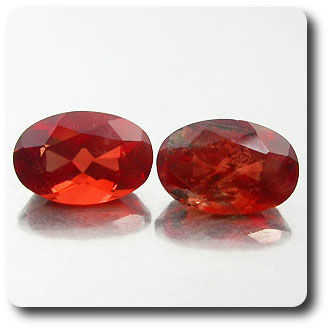 0.83 cts LOT DE 2 LABRADORITE FELDSPAR ROUGE .VS , SI2