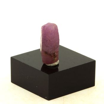 Ruby. 8.0 ct.