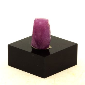 Ruby. 8.3 ct.