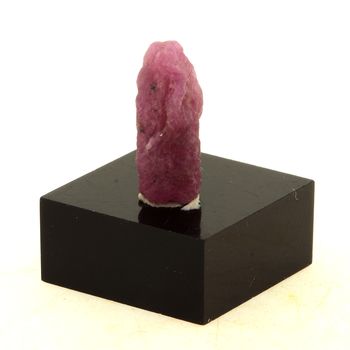 Ruby. 8.7 ct.