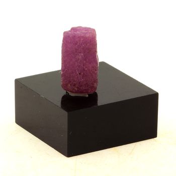 Ruby. 8.2 ct.