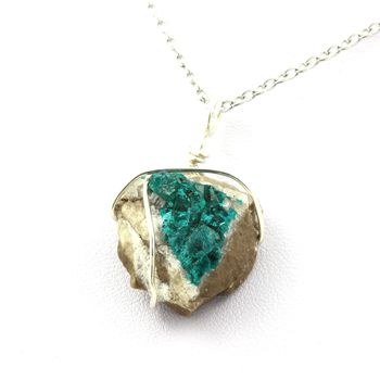 Collier Dioptase brut.