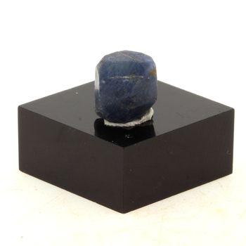 Sapphire. 5.9 ct.