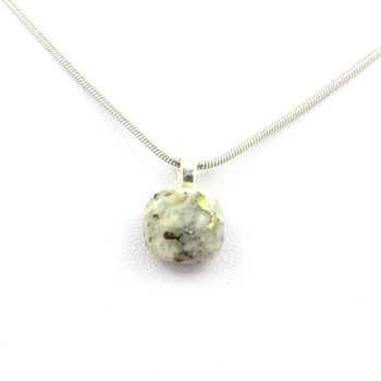 Collier Mohawkite. 11.64 ct.