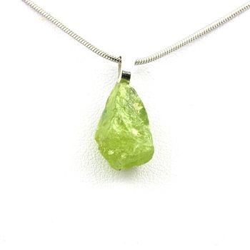 Collier Peridot brut. 12.73 ct.