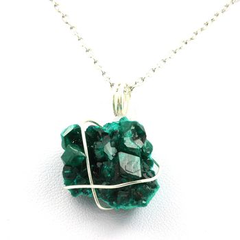 Collier Dioptase brut.