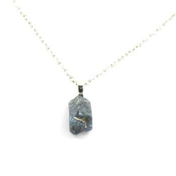 Collier Saphir brut. 12.45 ct.