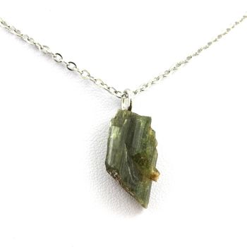 Collier Diopside brut. 12.58 ct.