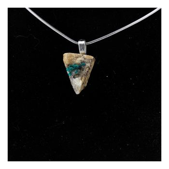Collier Dioptase brut. 12.27 ct.