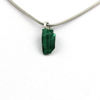 Collier Malachite brut. 3.00 ct.