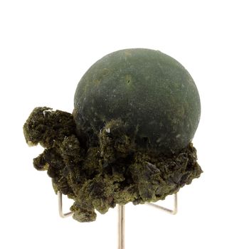 Prehnite + Epidote. 942.5 ct.