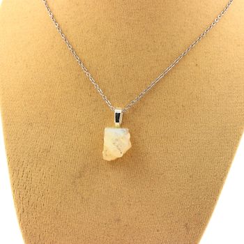 Collier Opale brut. 6.59 ct.
