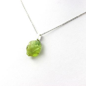 Collier Peridot brut. 15.27 ct.