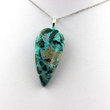 Collier Chrysocolle. 42.0 ct.