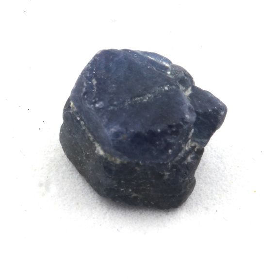 Sapphire. 6.90 ct.