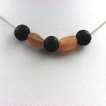 Collier perles Lave 8 mm + Pierre de soleil de Tanzanie