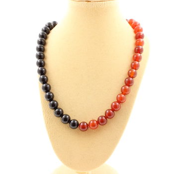Collier perles Agate rouge + Agate noire 8 mm. Chaine en acier inoxydable.
