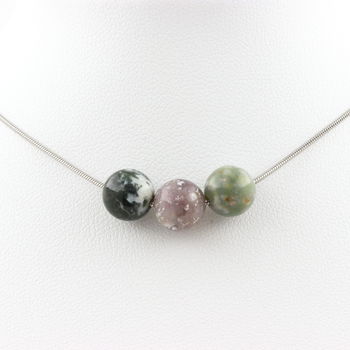 Collier 3 perles Agate Indienne 8 mm. Chaine en acier inoxydable