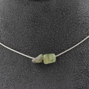 Collier 2 perles Apatite verte de Madagascar. Chaine en acier inoxydable