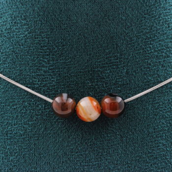 Collier 3 perles Agate de Rêve 8 mm. Chaine en acier inoxydable