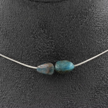 Collier 2 perles Apatite bleu du Brésil. Chaine en acier inoxydable
