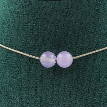 Collier 2 perles Calcédoine lavande 8 mm. Chaine en acier inoxydable