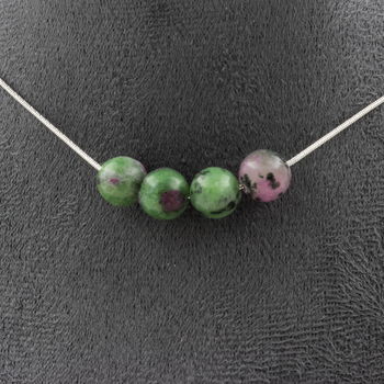 Collier 4 perles Epidote d'Australie 8 mm. Chaine en acier inoxydable