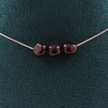 Collier 3 perles Grenat Spessartite du Mozambique. Chaine en acier inoxydable