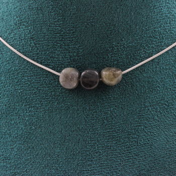 Collier 3 perles Labradorite de Finlande. Chaine en acier inoxydable