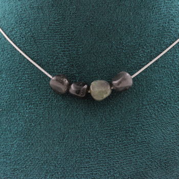 Collier 4 perles Labradorite de Finlande. Chaine en acier inoxydable