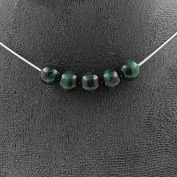 Collier 5 perles Malachite du Congo qualité 7A 8 mm. Chaine en acier inoxydable