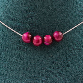 Collier 4 perles Oeil de Tigre fuschia 8 mm. Chaine en acier inoxydable