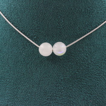 Collier 2 perles Pierre de Lune 8 mm. Chaine en acier inoxydable