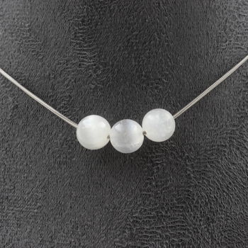 Collier 3 perles Selenite du Maroc 8 mm Chaine en acier inoxydable