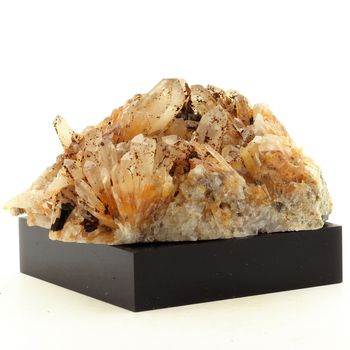 Quartz. 1897.50 ct.
