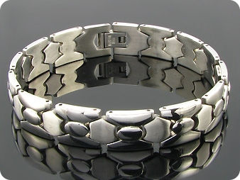 Cross Link Pattern Men Bracelet