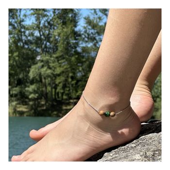 Bracelet de cheville 1 Perle Oeil de Tigre vert + bois 8 mm chaîne en acier inoxydable.