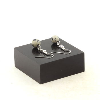Boucles D'oreilles 1 Perle Jaspe Dalmatien 8 mm en acier inoxydable.