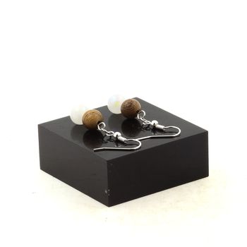 Boucles D'oreilles 2 Perles Pierre de lune + bois 8 mm en acier inoxydable.
