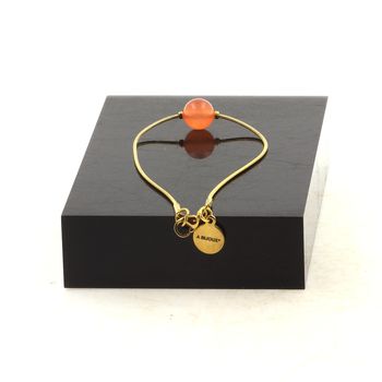 Bracelet en acier inoxydable doré 1 Perle Calcédoine orange 8 mm.